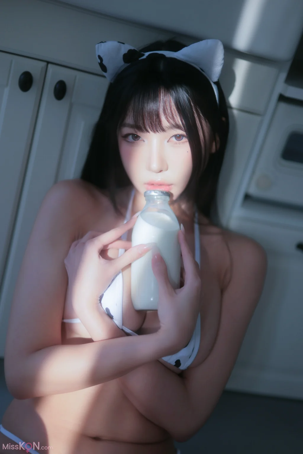 Dongeuran (동그란): Milk Cow #01 (128 photos) – Page 3