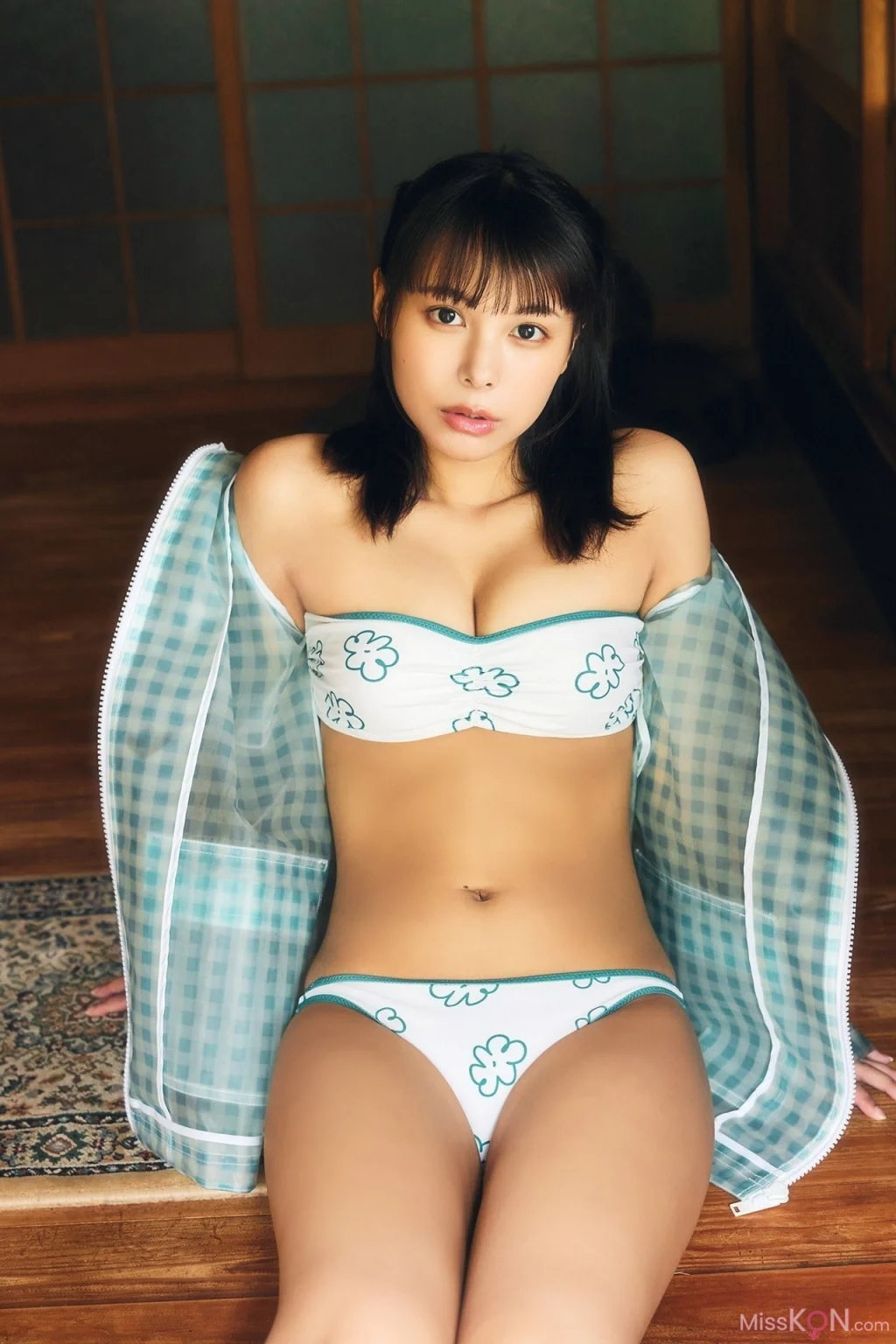 [JP] Amisa Miyazaki (宮崎あみさ): FLASHデジタル写真集 Sweet Summer (81 photos) – Page 2