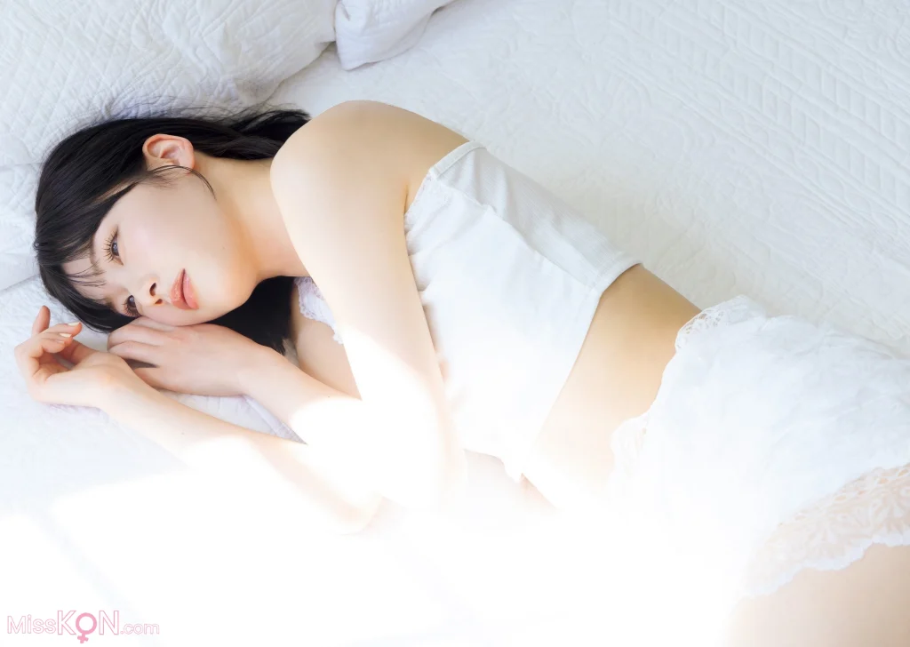 [JP] Nanami Asai (浅井七海): 1st写真集　ナナミイロ【電子特典付き】 (154 photos)