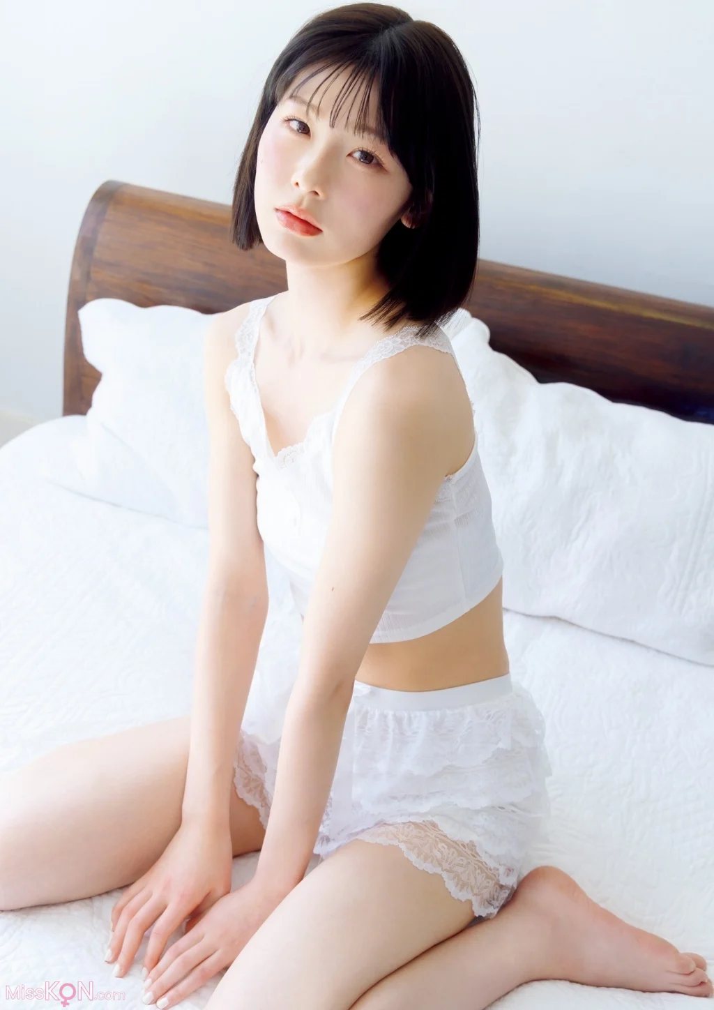 [JP] Nanami Asai (浅井七海): 1st写真集　ナナミイロ【電子特典付き】 (154 photos)