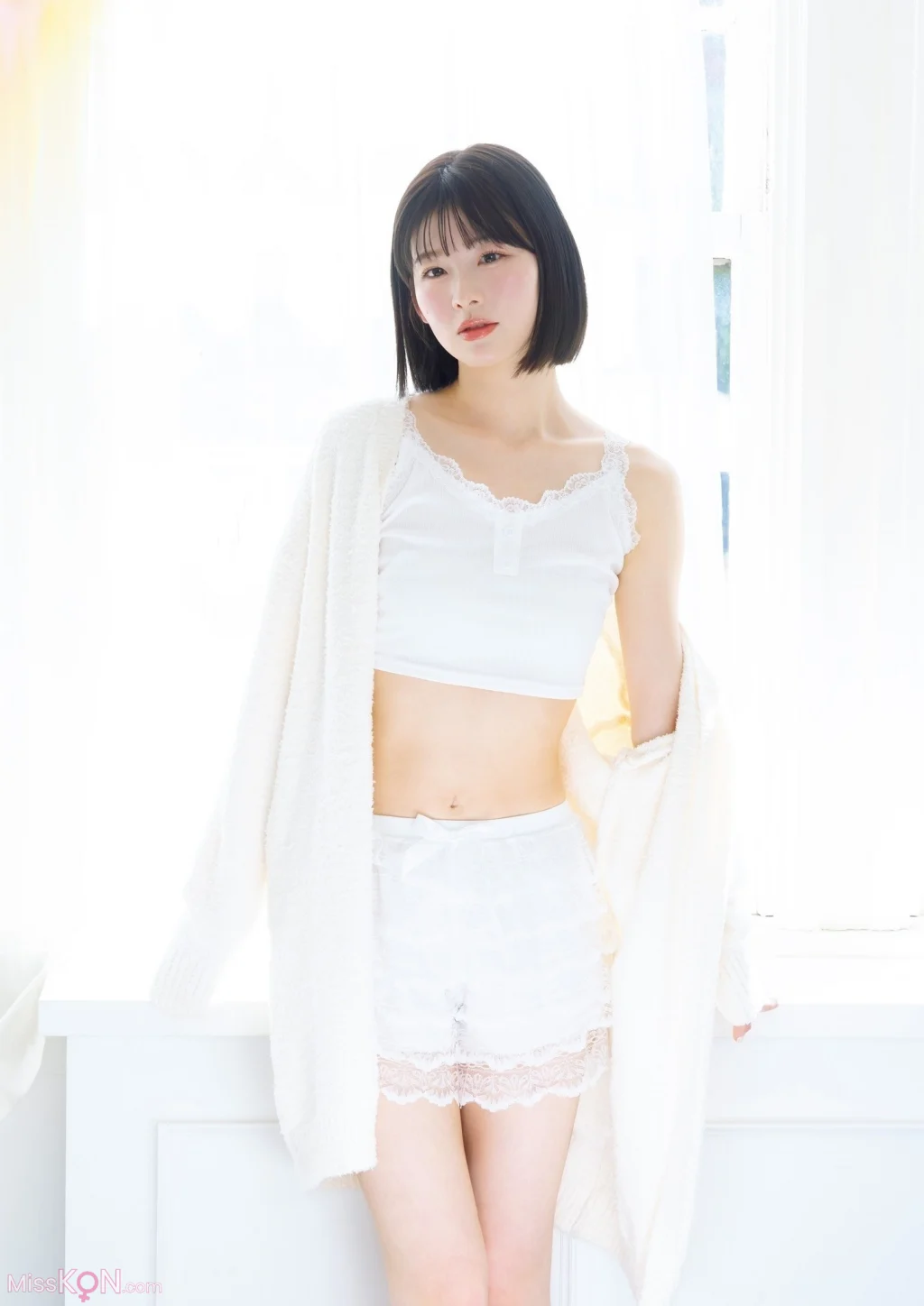 [JP] Nanami Asai (浅井七海): 1st写真集　ナナミイロ【電子特典付き】 (154 photos)