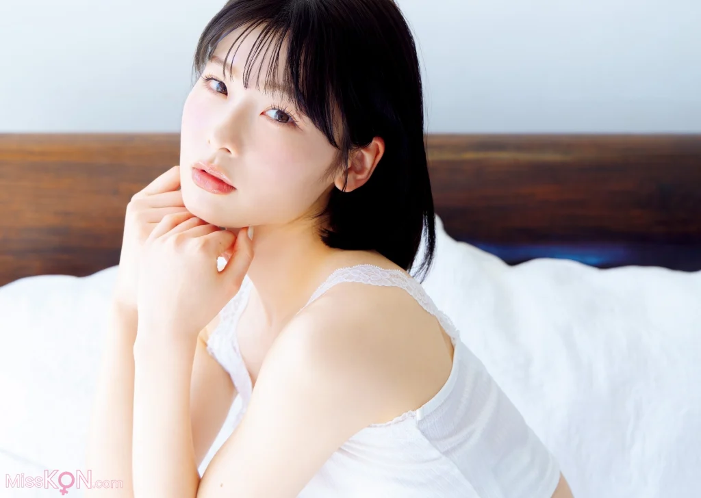 [JP] Nanami Asai (浅井七海): 1st写真集　ナナミイロ【電子特典付き】 (154 photos)