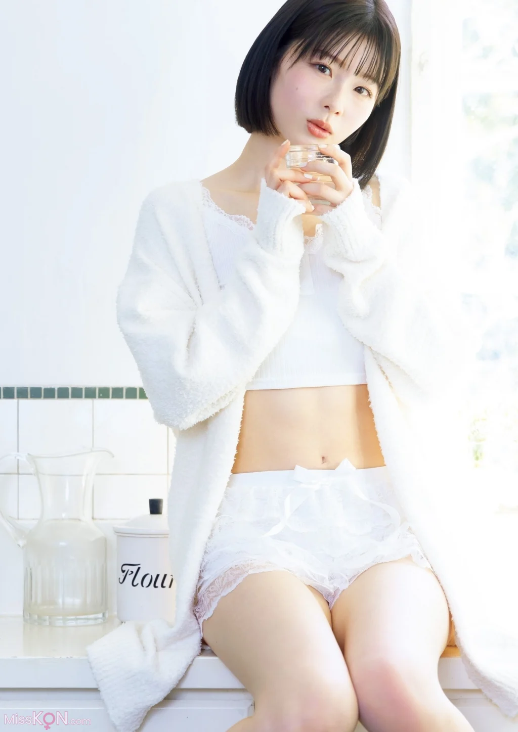 [JP] Nanami Asai (浅井七海): 1st写真集　ナナミイロ【電子特典付き】 (154 photos)