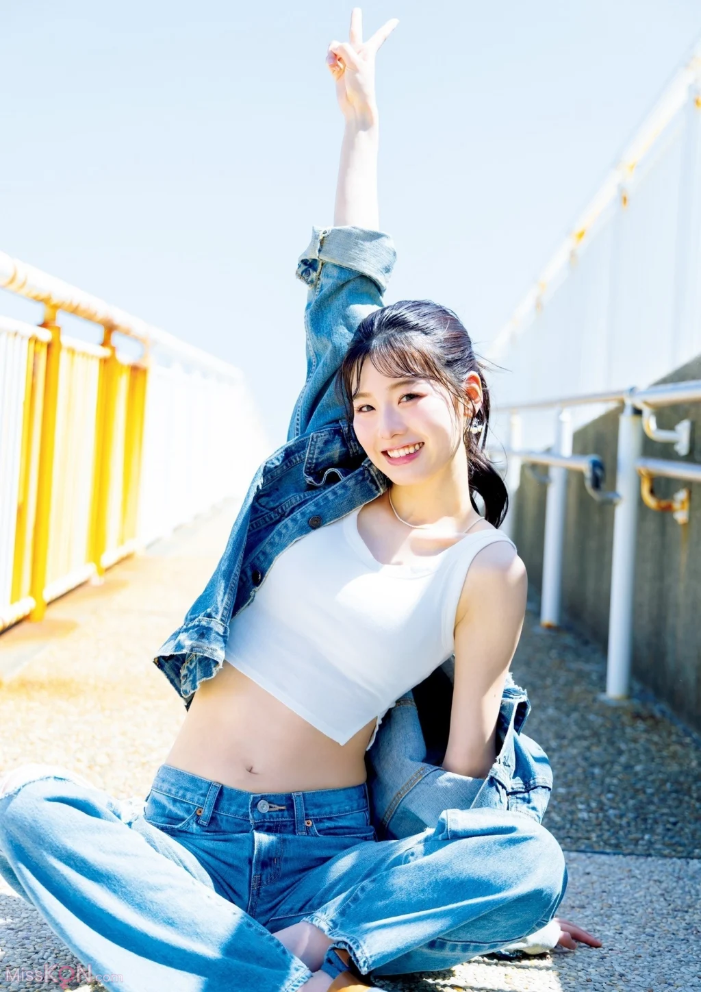 [JP] Nanami Asai (浅井七海): 1st写真集　ナナミイロ【電子特典付き】 (154 photos) – Page 3