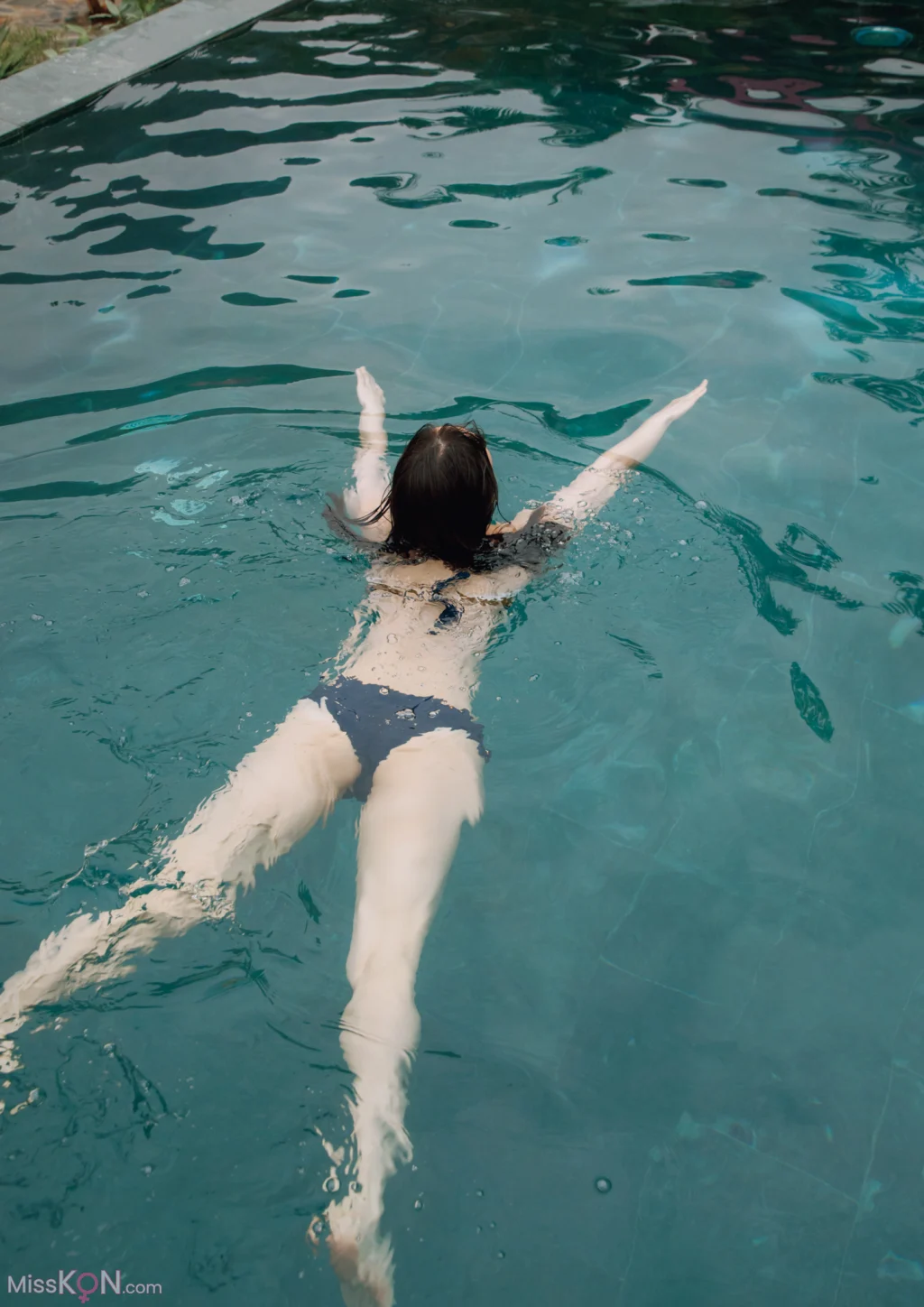 [JP] Rina Koike (小池里奈): 【電子版だけの特典カットつき】写真集『crave』 (129 photos) – Page 2