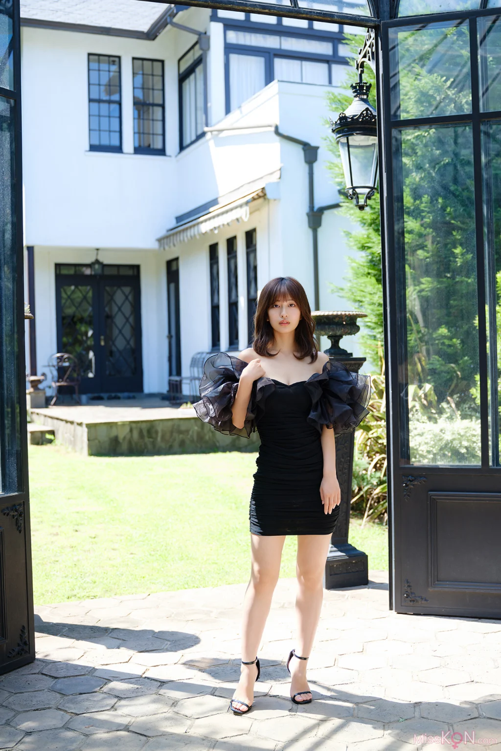 [JP] Rina Saito (斉藤里奈): FLASHデジタル写真集 才媛の秘めごと (78 photos) – Page 2