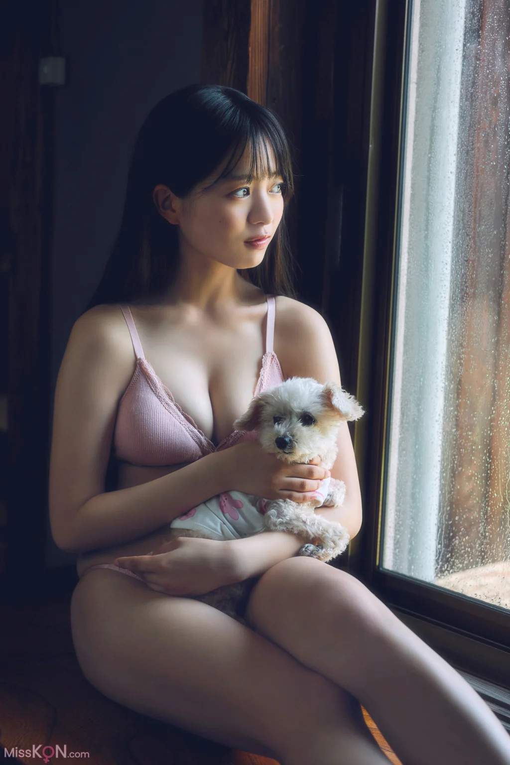 [JP] Ayano Kato (加藤綾乃): 【増量版 全50P】ミスマガのアソビバ！ 雨の日の過ごし方 ヤンマガデジタル写真集 (54 photos)