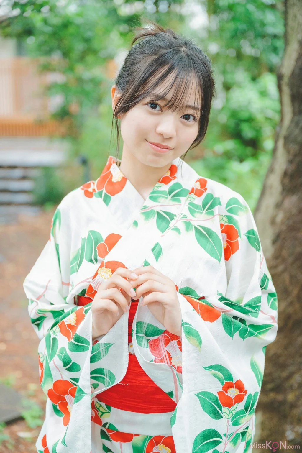 [JP] Ayano Kato (加藤綾乃): 【増量版 全50P】ミスマガのアソビバ！ なつやすみ！ヤンマガデジタル写真集 (57 photos)