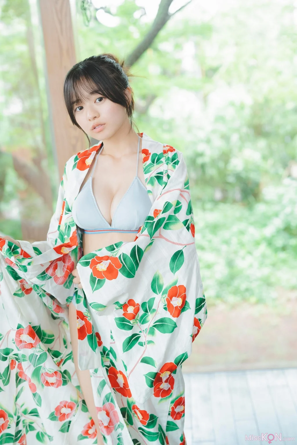 [JP] Ayano Kato (加藤綾乃): 【増量版 全50P】ミスマガのアソビバ！ なつやすみ！ヤンマガデジタル写真集 (57 photos)