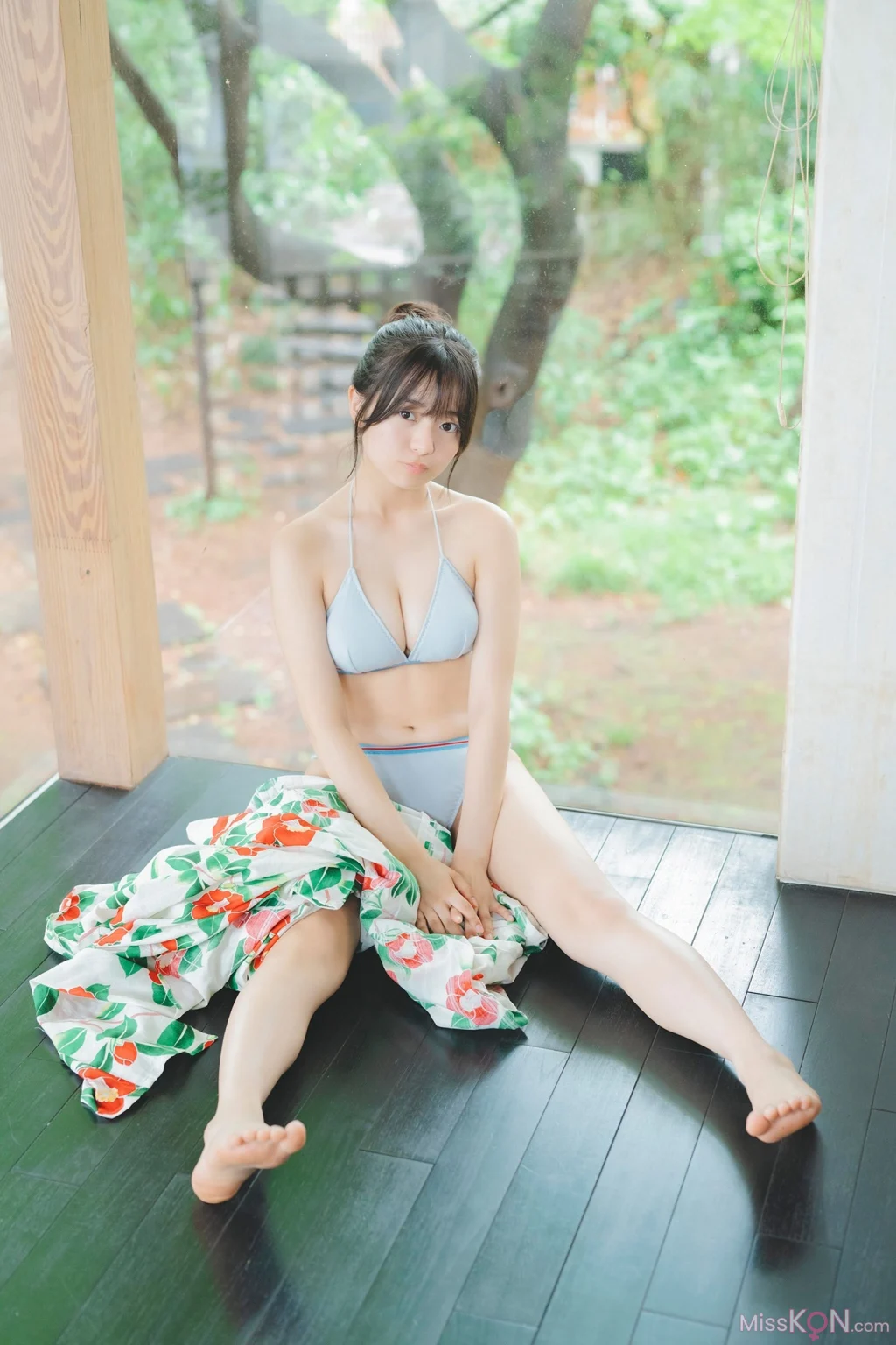 [JP] Ayano Kato (加藤綾乃): 【増量版 全50P】ミスマガのアソビバ！ なつやすみ！ヤンマガデジタル写真集 (57 photos)