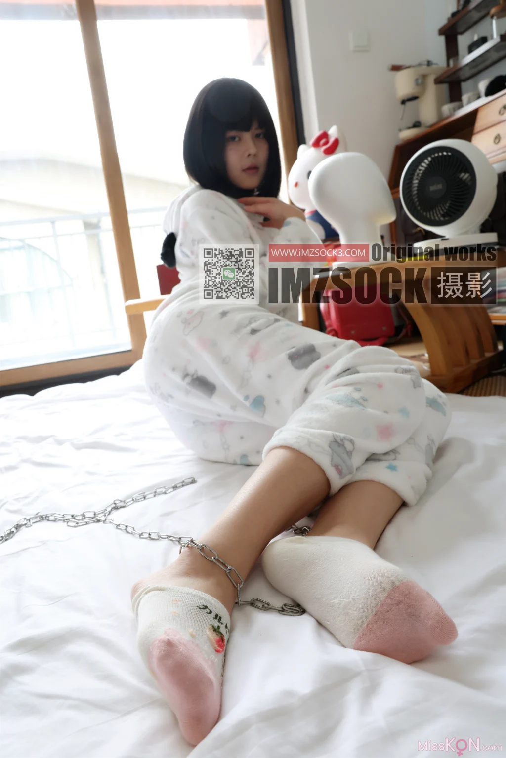 [MZSOCK爱美足] No.383: 美琳 (100 photos + 1 video)