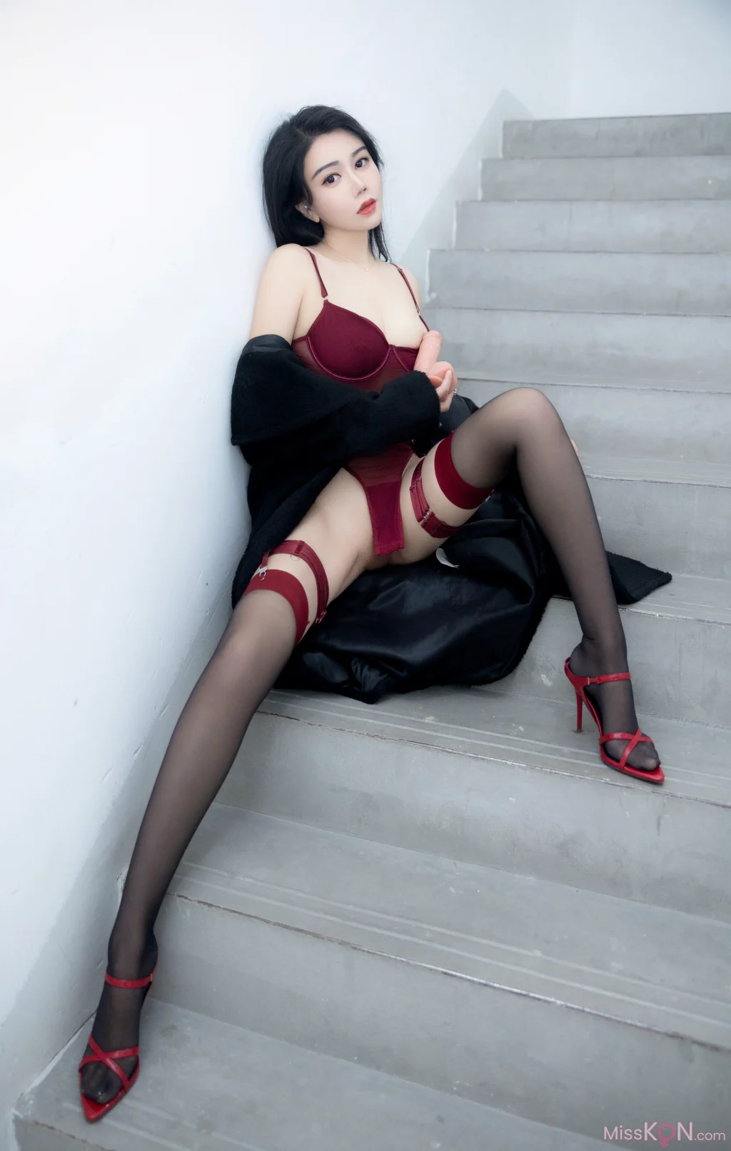[内购无水印] 李若汐: 红色情趣 (85 photos) – Page 3