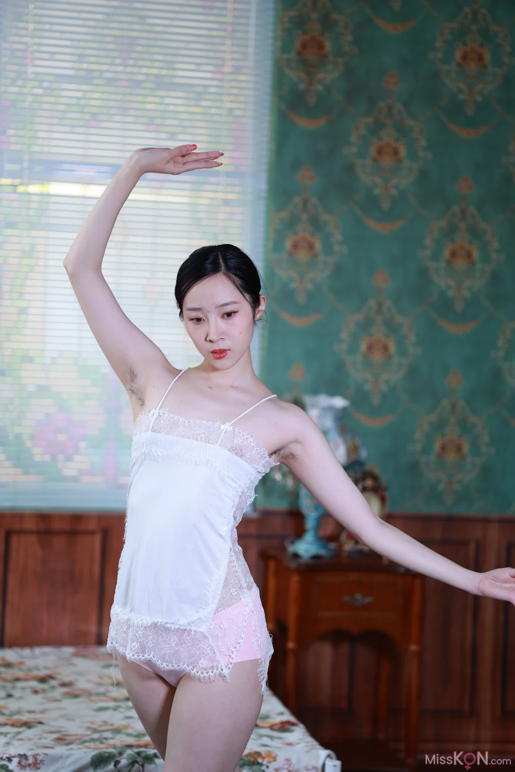 [Private Photoshoot] 张新: 贵妇气质旗袍御姐 全尺度私房拍摄合集 (664 photos)