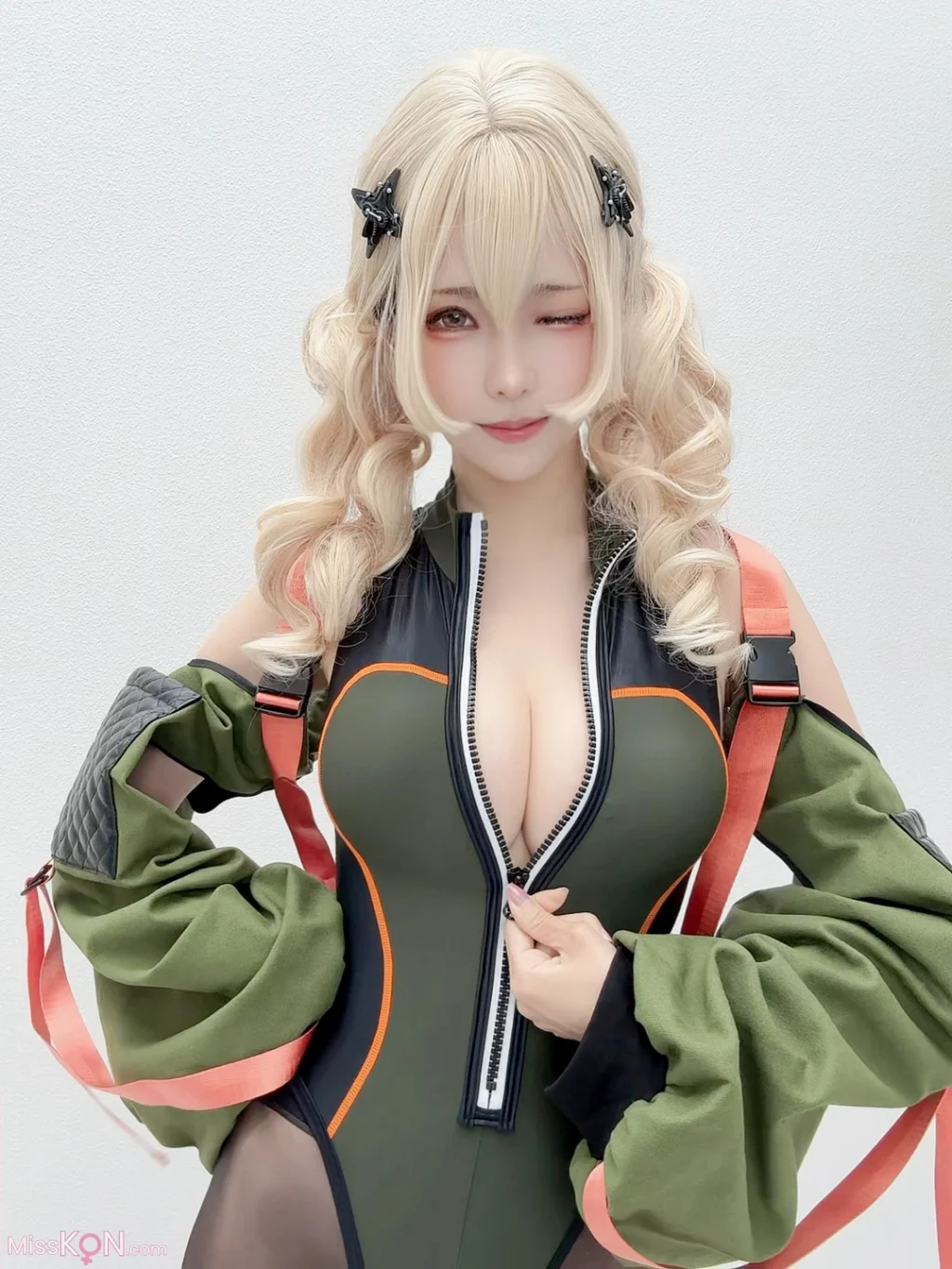 Coser@Ely_eee (ElyEE子): May 2026 Extras and Video (19 photos + 9 videos)