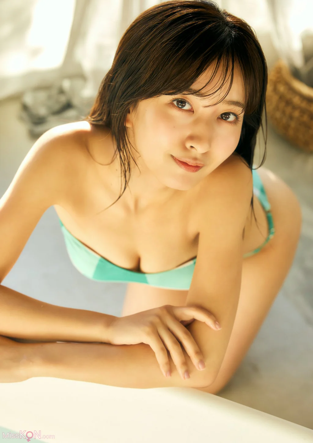 [JP] Rina Saito (斉藤里奈): BRODYデジタル写真集 「come on」 (54 photos)