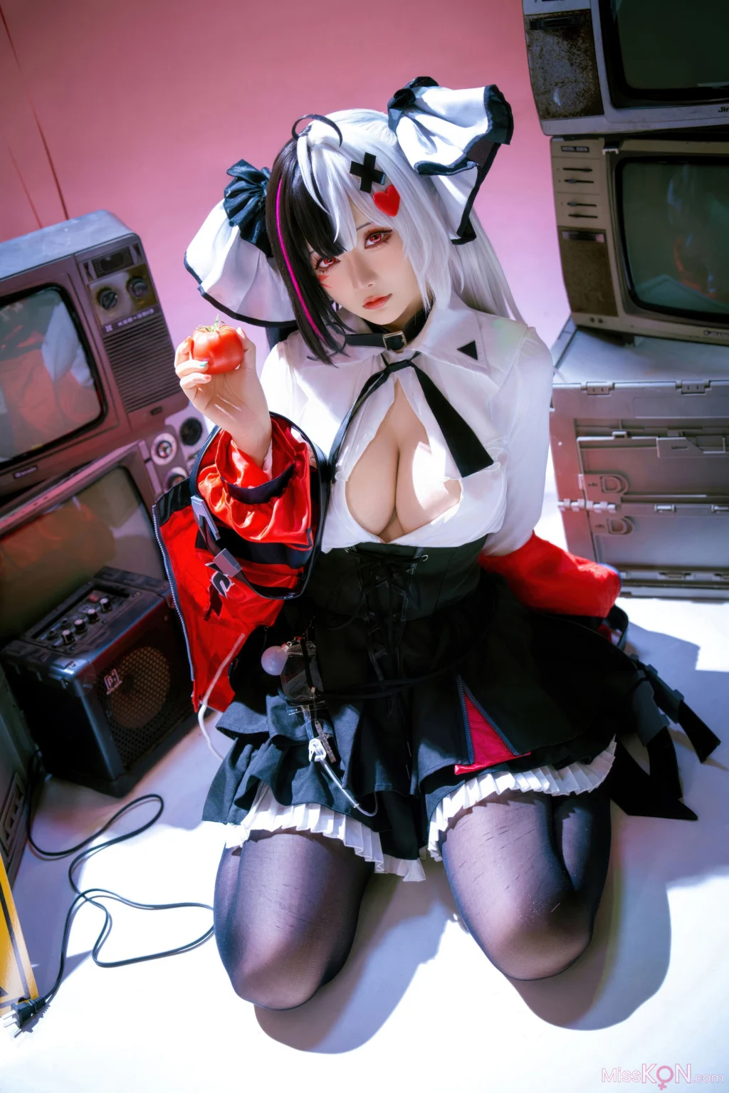 Coser@星之迟迟Hoshilily: 2026年06月计划 异环 安魂曲 原皮&同人 (120 photos)