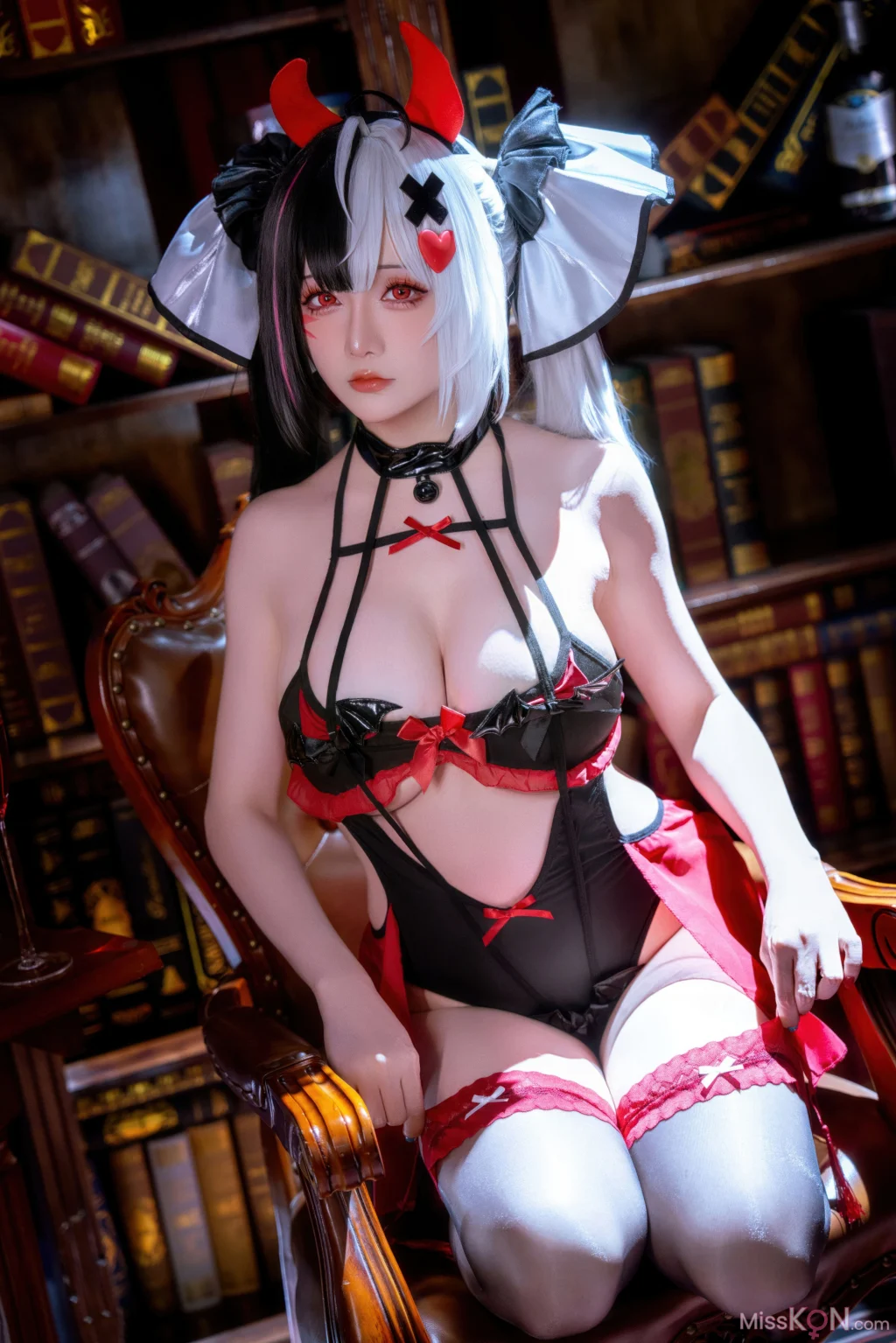 Coser@星之迟迟Hoshilily: 2026年06月计划 异环 安魂曲 原皮&同人 (120 photos)