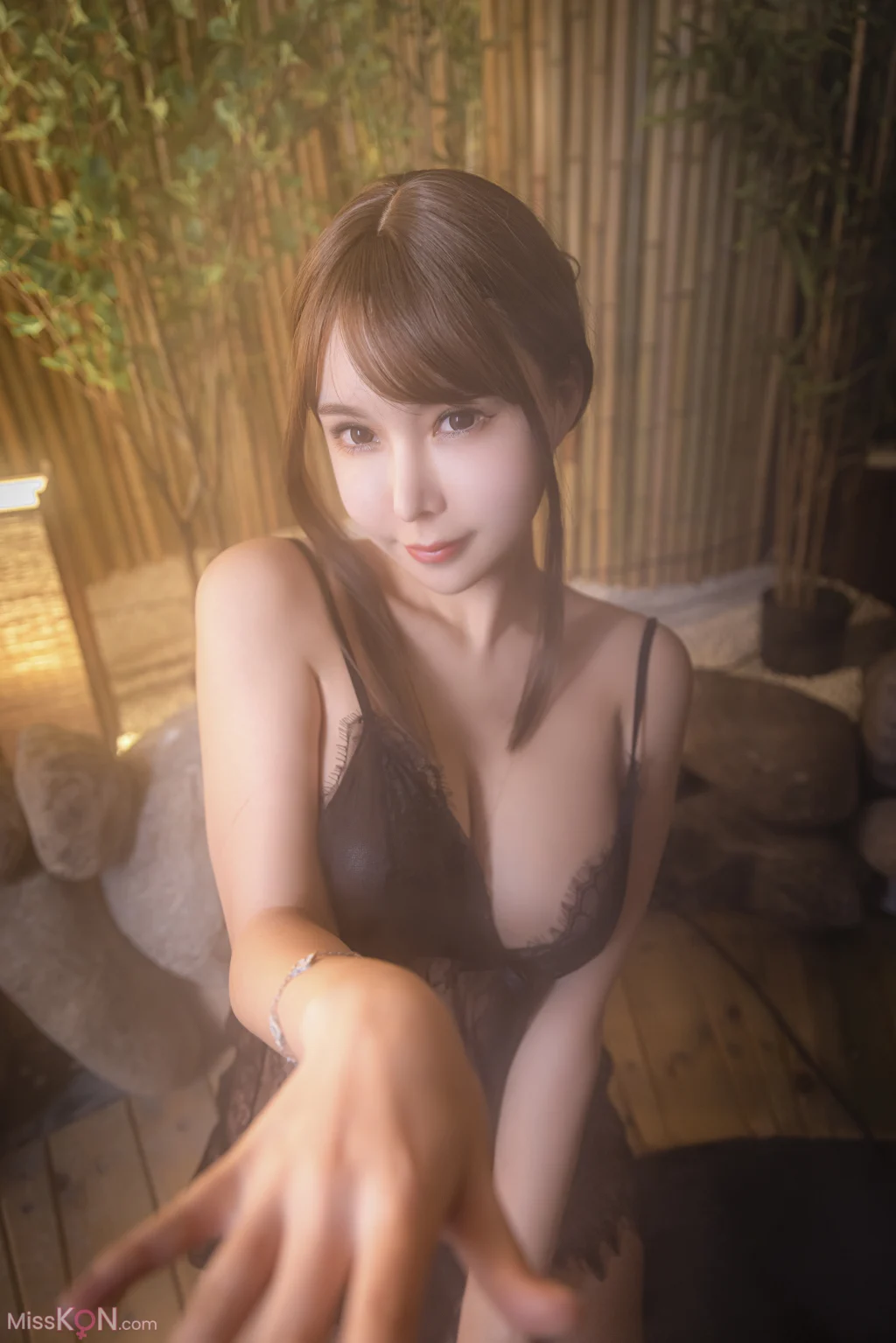 Coser@亚马逊鲶鱼: 温泉黑色蕾丝 (33 photos)