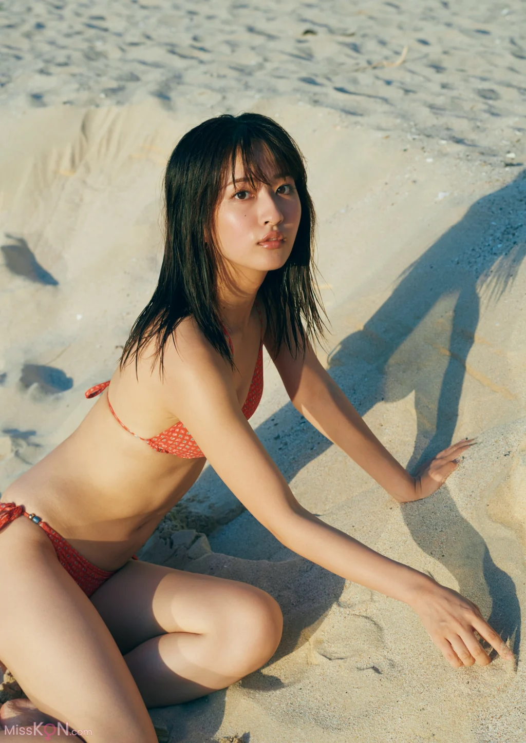 [JP] Rina Saito (斉藤里奈): １ｓｔ写真集 色彩 (136 photos)