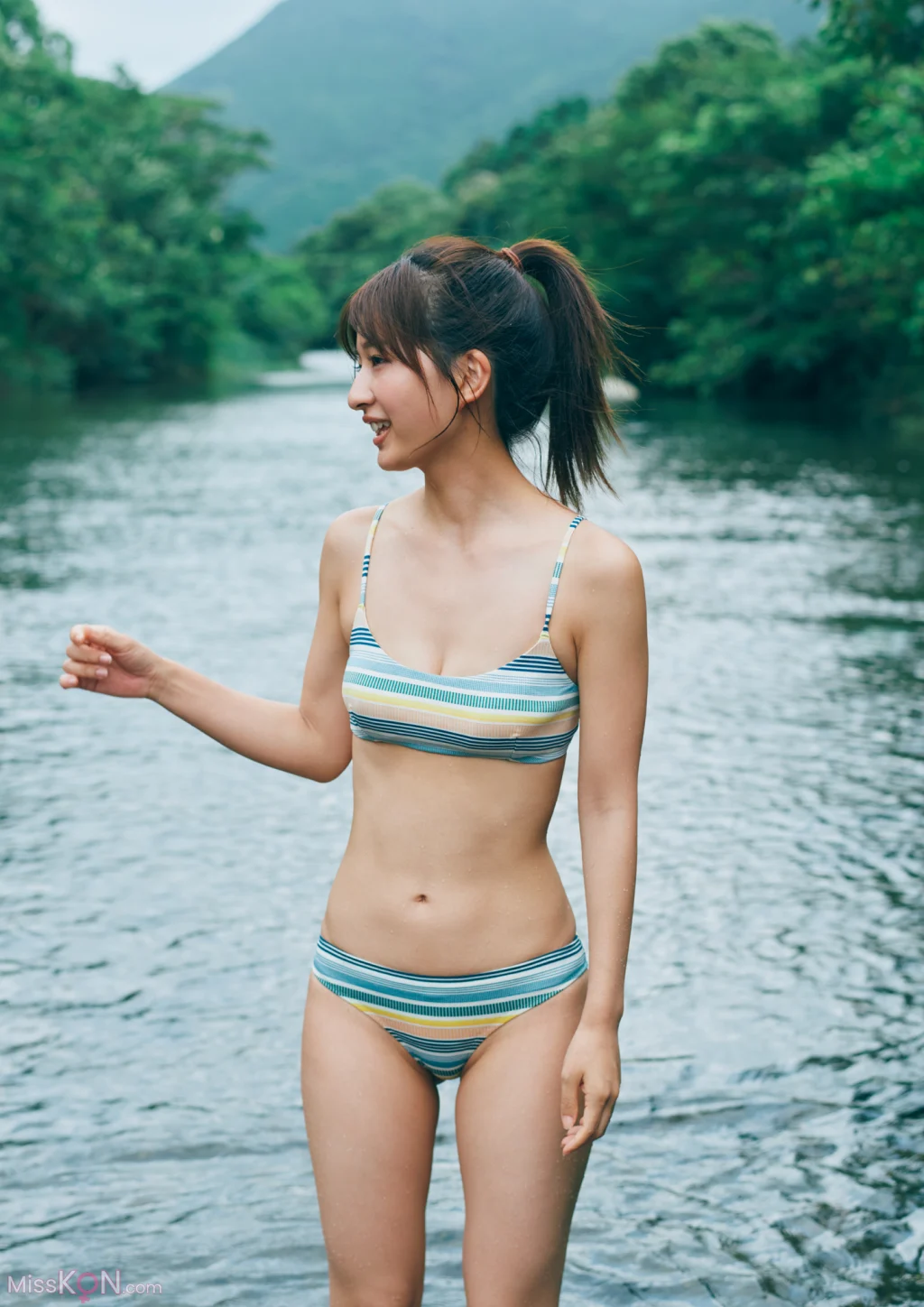 [JP] Rina Saito (斉藤里奈): １ｓｔ写真集 色彩 (136 photos) – Page 2