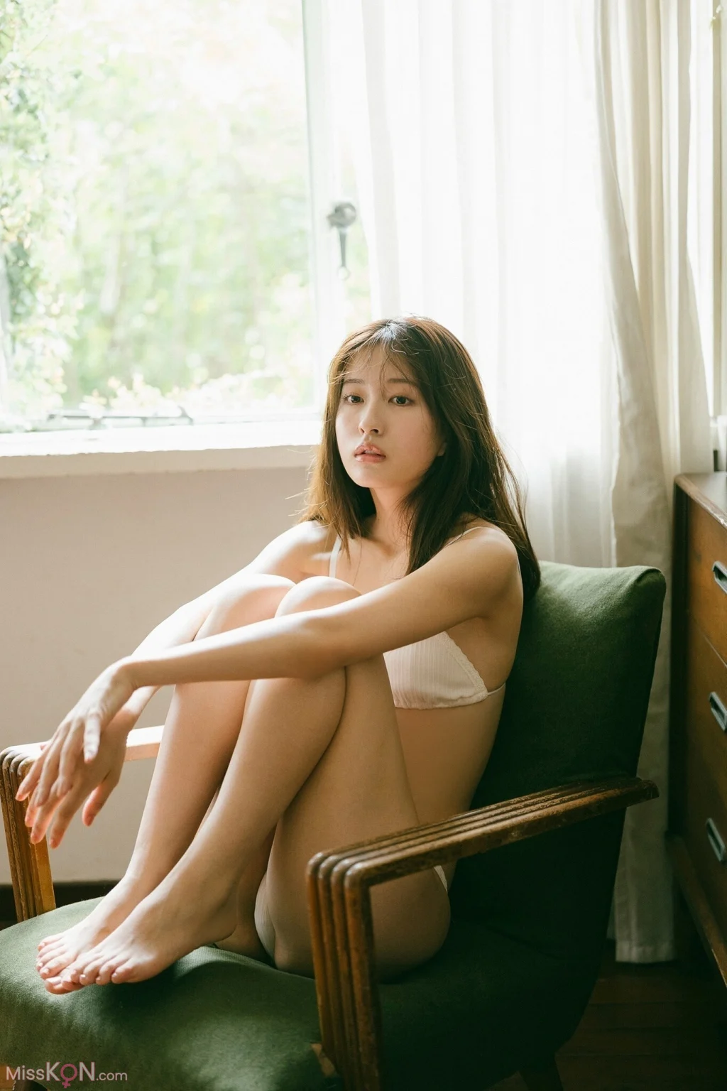 [JP] Rina Saito (斉藤里奈): ずっと見つめていいですか？ PARADEデジタルフォトブック (114 photos) – Page 2