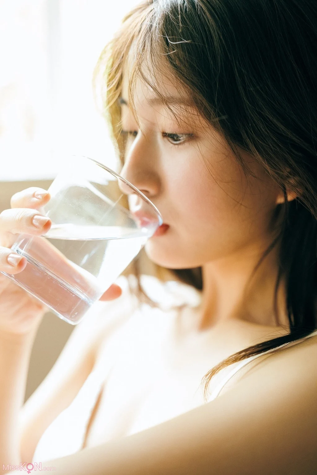[JP] Rina Saito (斉藤里奈): ずっと見つめていいですか？ PARADEデジタルフォトブック (114 photos) – Page 2