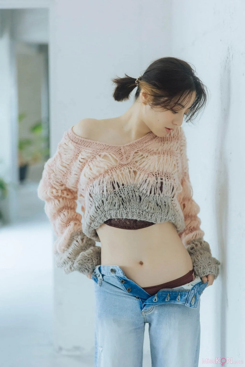 [JP] Yumi Sugimoto (杉本有美): FLASHデジタル写真集 そっと、溶けていく (84 photos)