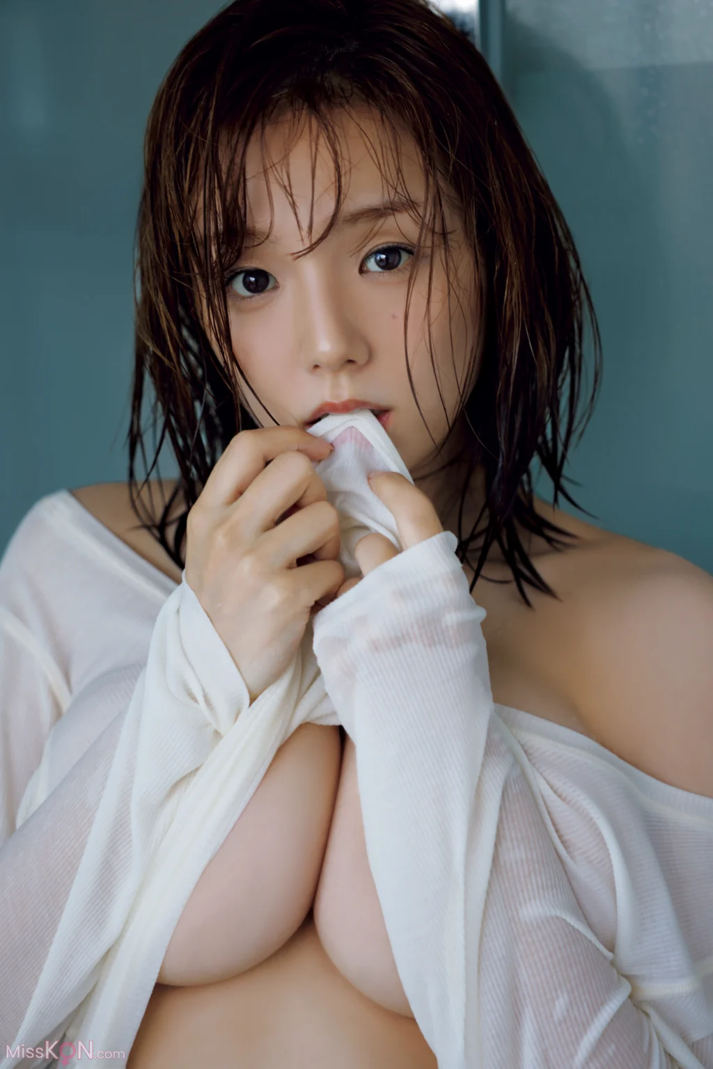 [JP] Ai Shinozaki (篠崎愛): デジタル限定写真集 IDEA-reverse- 完全版 (159 photos) – Page 2