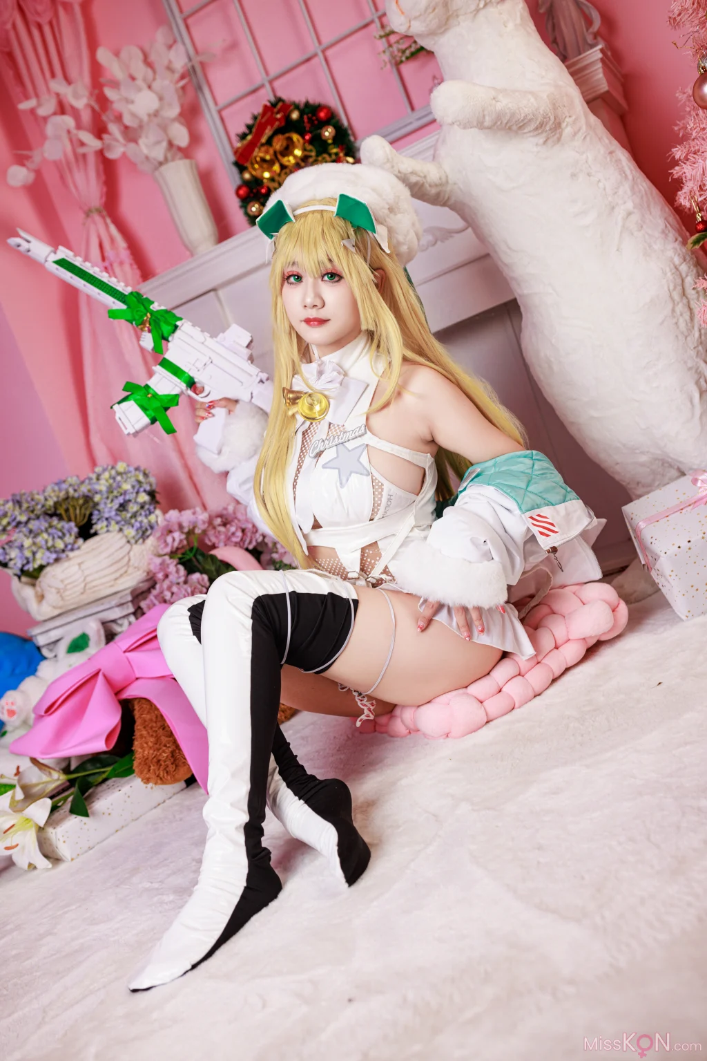 Coser@阿雪雪: 圣诞露菲 (33 photos)