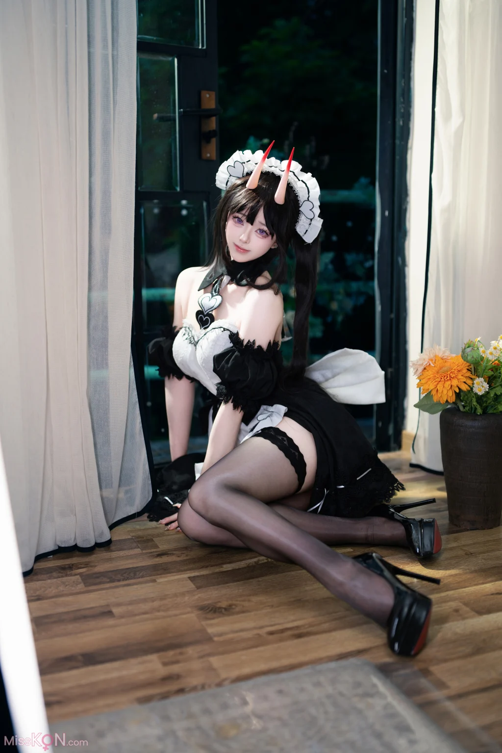 Coser@前野太太: 碧蓝航线 能代 女仆 (39 photos)