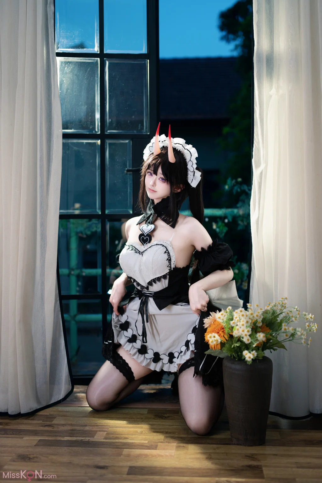 Coser@前野太太: 碧蓝航线 能代 女仆 (39 photos)