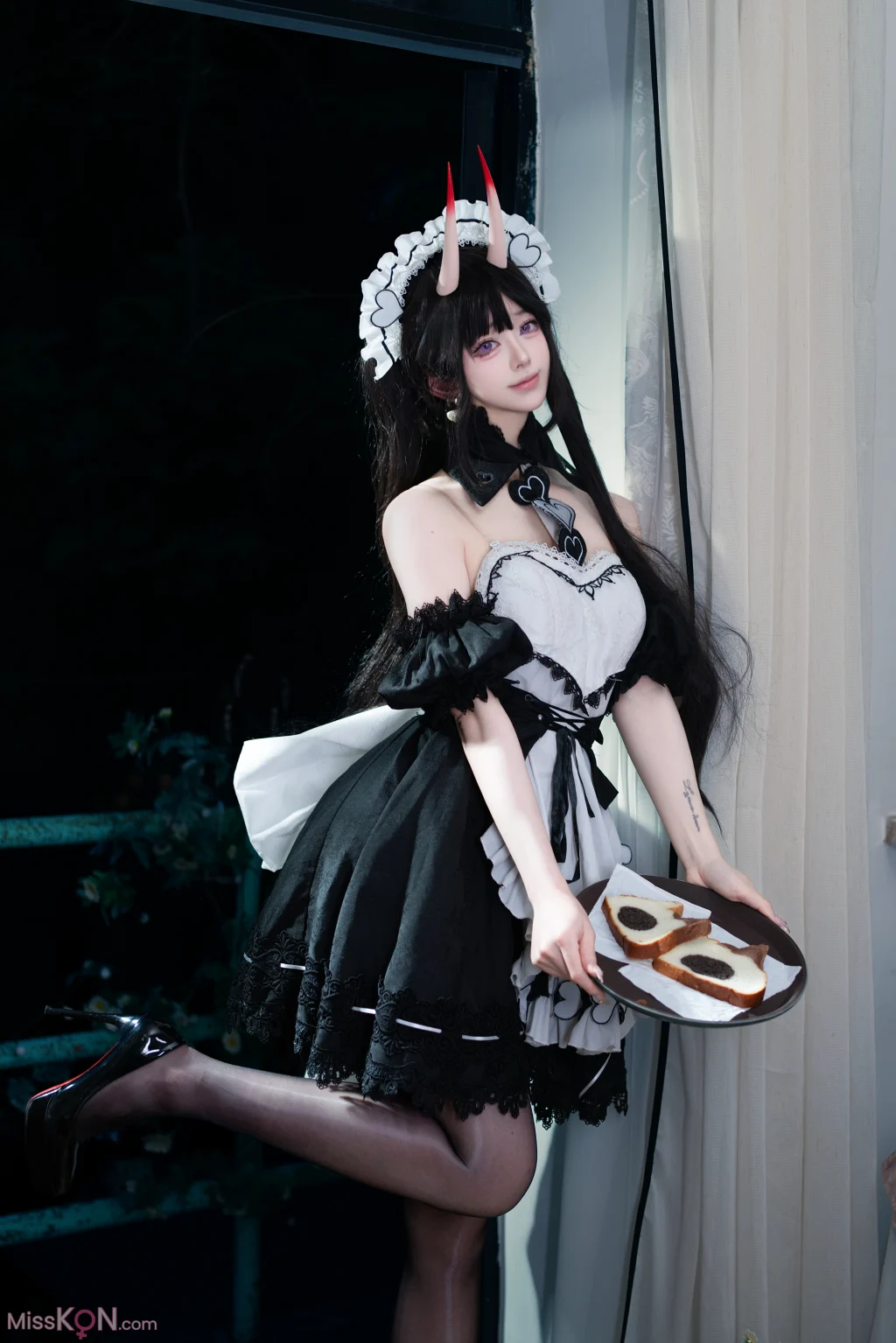 Coser@前野太太: 碧蓝航线 能代 女仆 (39 photos)