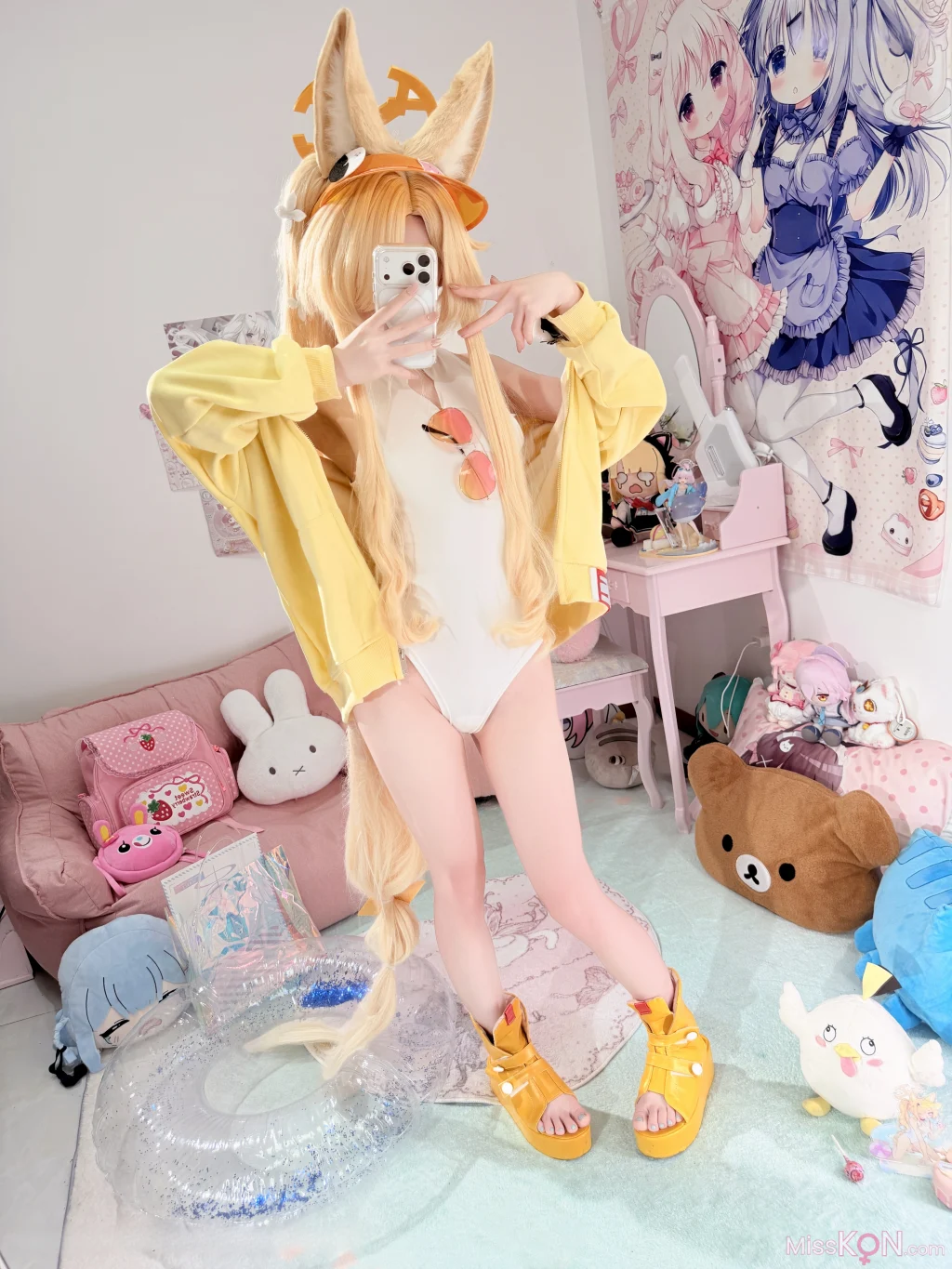 Coser@染三ran3: 蔚蓝档案 百合园圣亚 泳装 (88 photos + 4 videos)