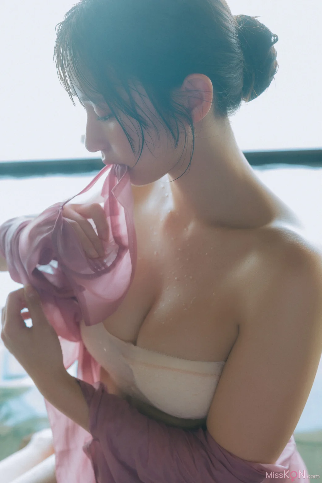 [JP] Hinata Matsumoto (松本日向): FRIDAYデジタル写真集 見つめ合うカラダ Vol.1 (69 photos)