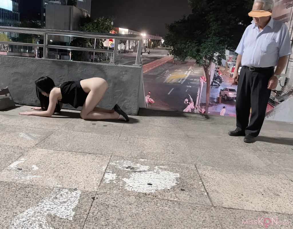 [OtherXXX] Hong14868: 顶级极限露出狂 (24 photos + 45 videos)