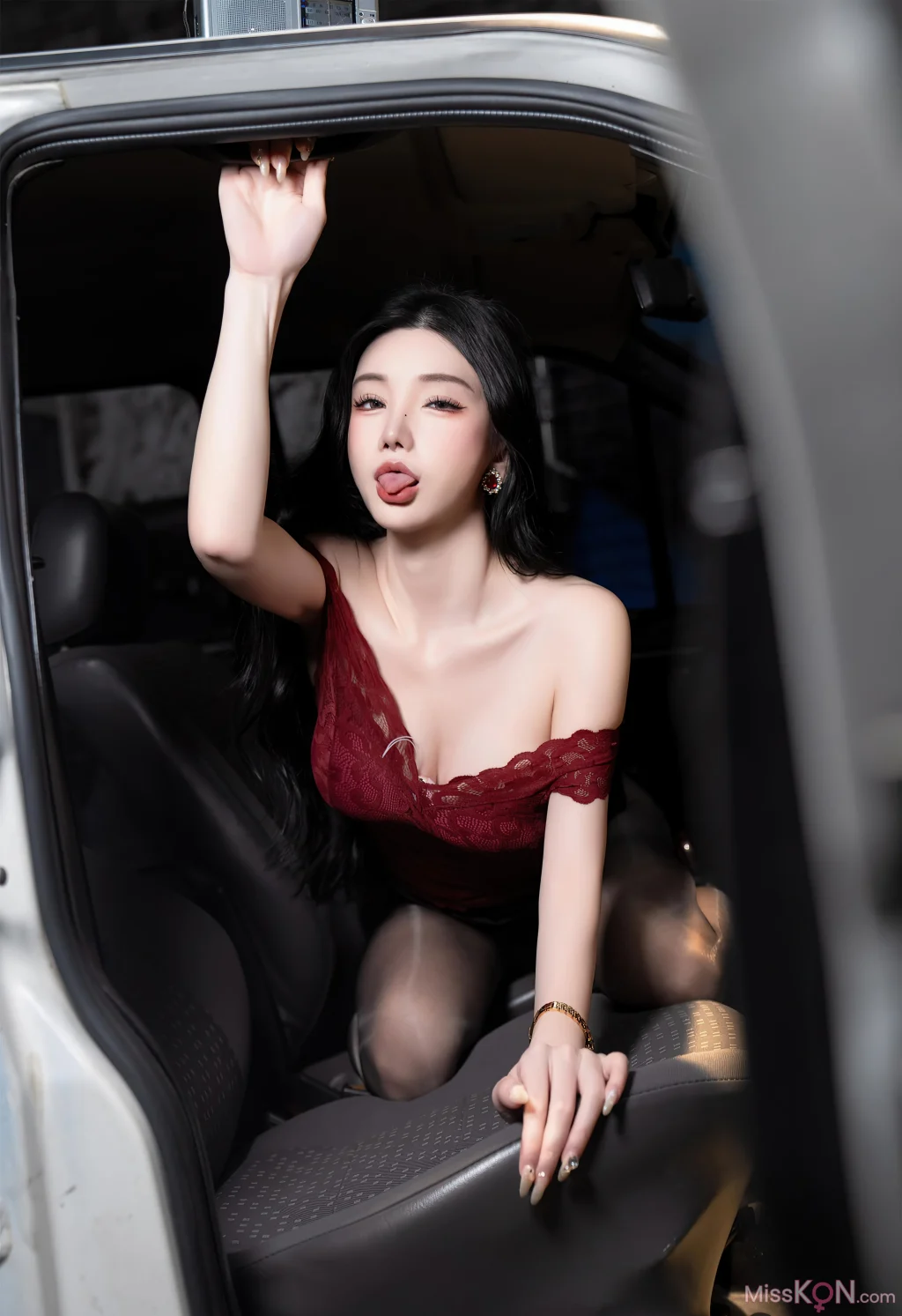 [内购无水印] 周于希Sally: 极品车模 (93 photos) – Page 2