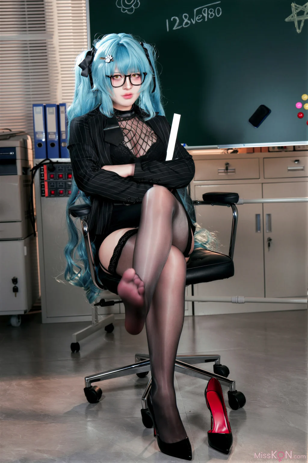 Coser@半半子: Nikke胜利女神 普丽瓦蒂 (58 photos + 5 videos)