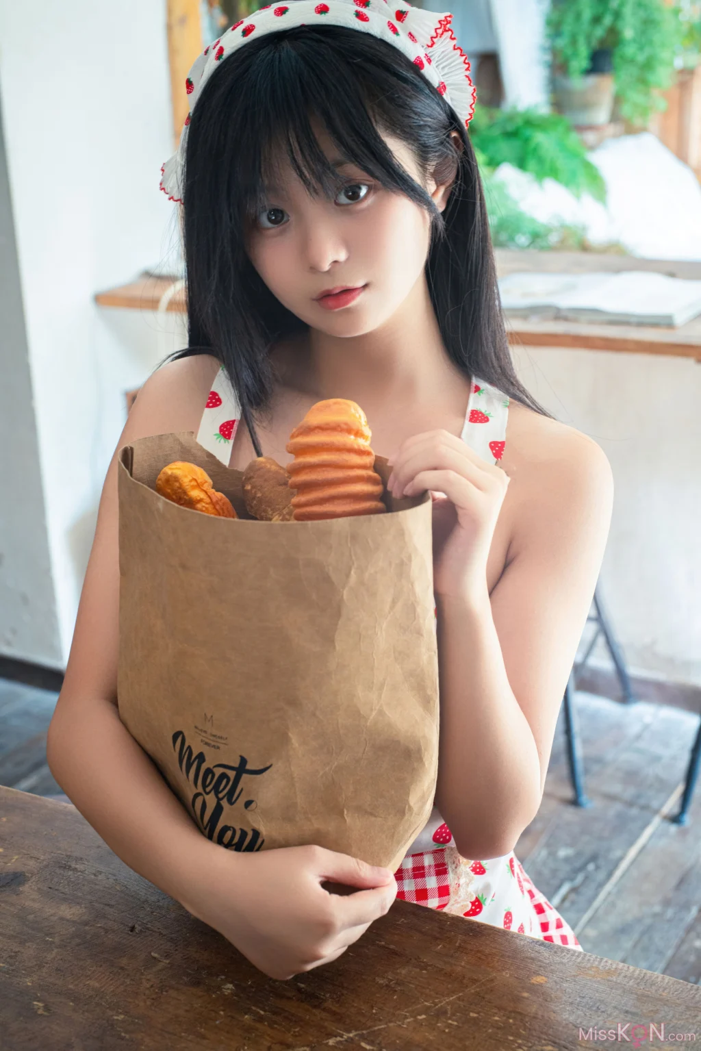 Coser@花音葉子: 小厨娘 (86 photos)