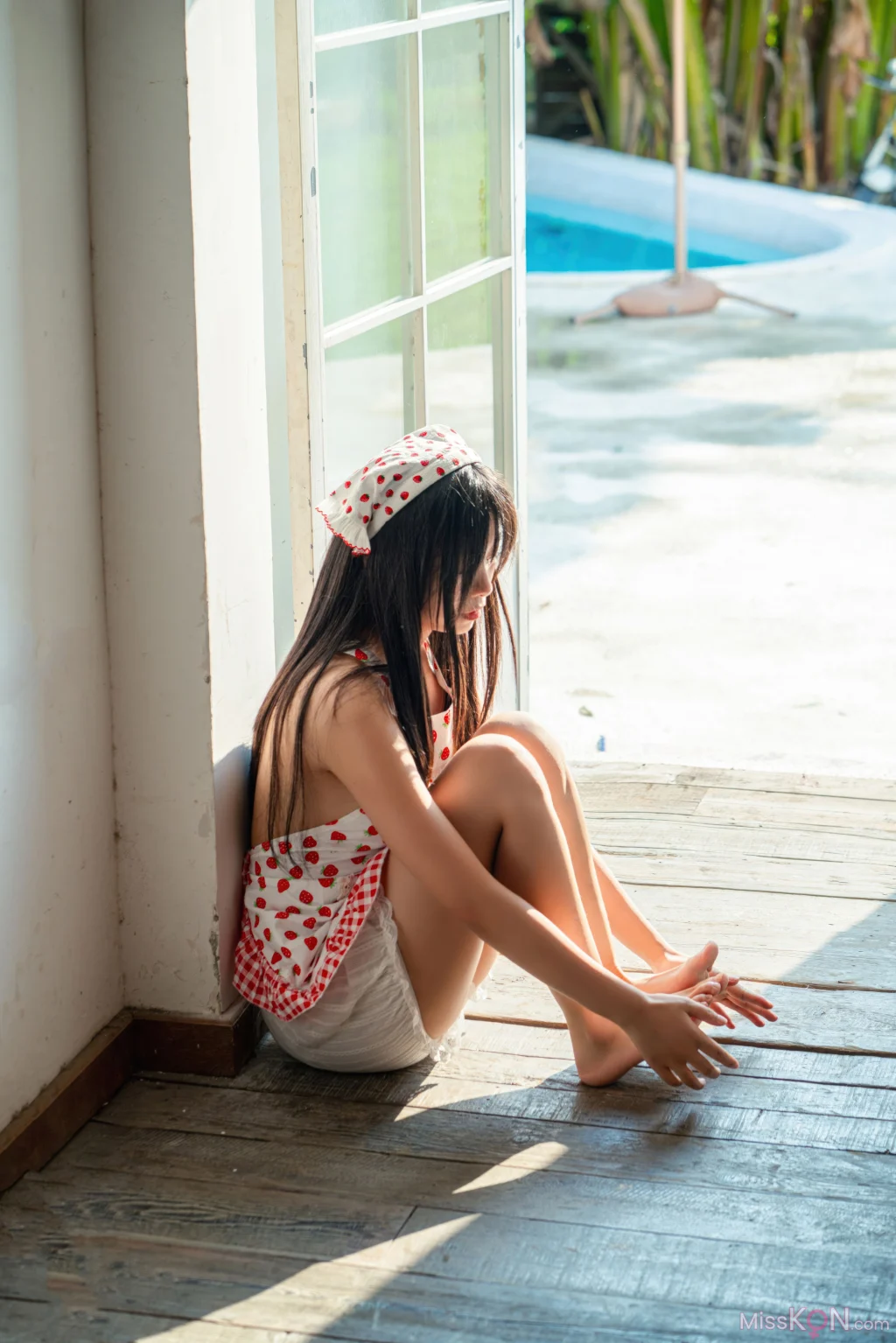 Coser@花音葉子: 小厨娘 (86 photos)