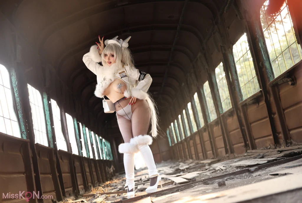Coser@soso嗖嗖: 白兔列车 (64 photos)