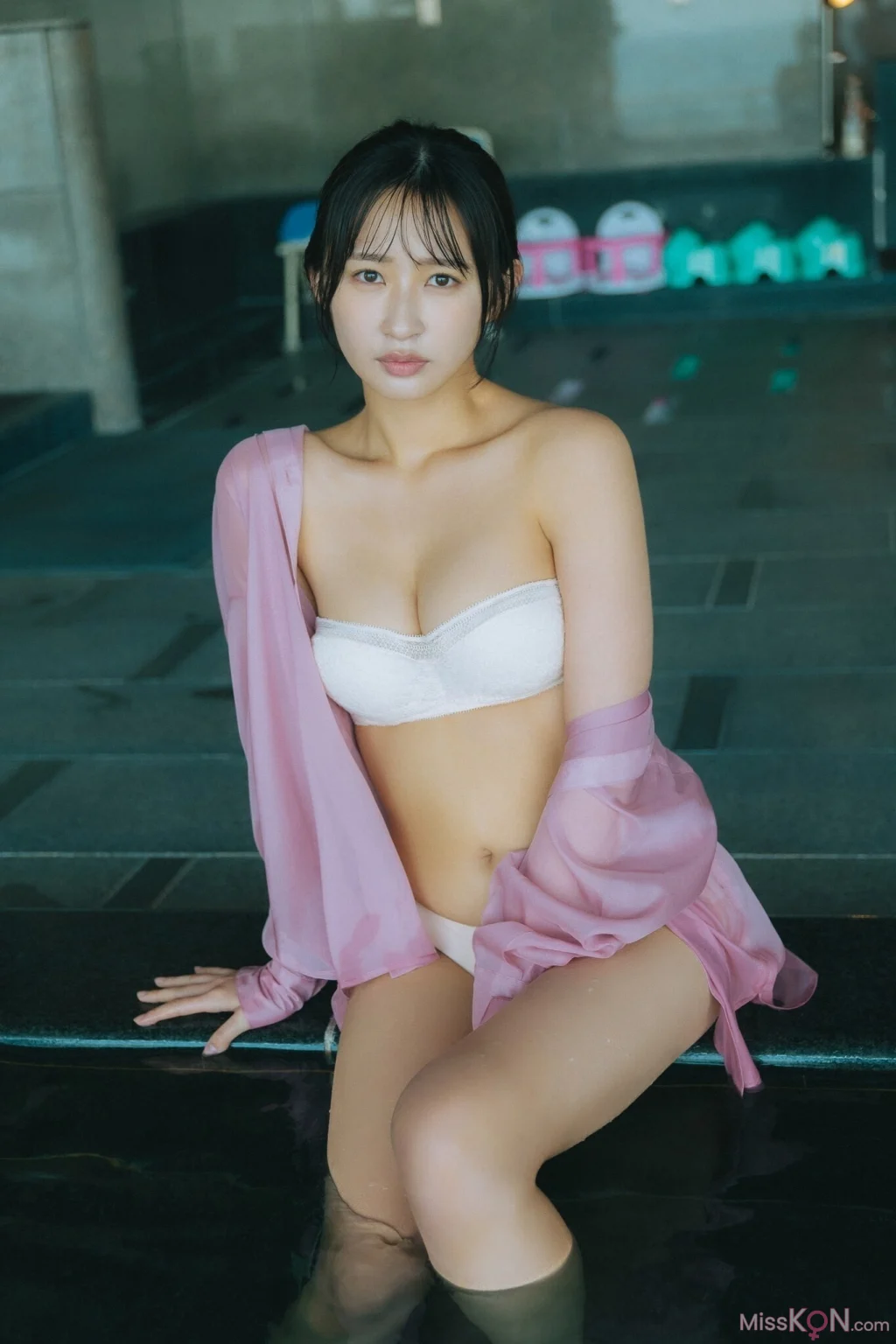 [JP] Hinata Matsumoto (松本日向): FRIDAYデジタル写真集 見つめ合うカラダ Vol.2 100ページ超豪華版 (128 photos) – Page 3