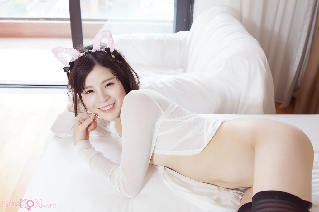 [Private Photoshoot] 佩佩(佩琴-白喵): 极品御姐美模 全尺度私拍 (1170 photos)