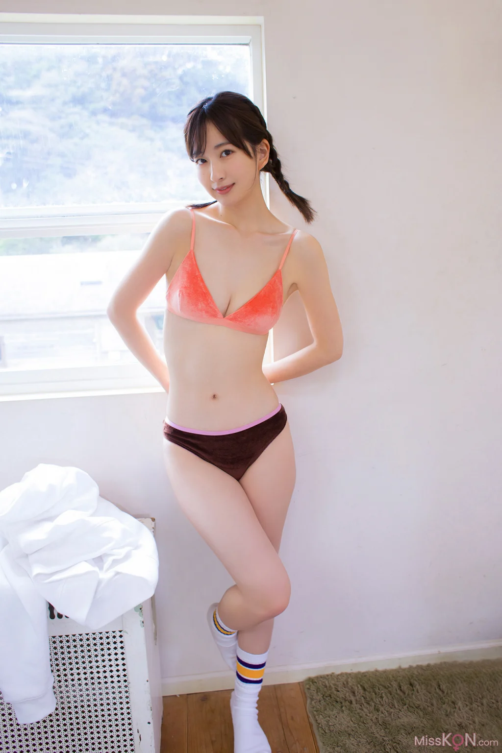 [JP] Rina Saito (斉藤里奈): （ミスマガジン２０２２ミス週刊少年マガジン）ヤンマガアザーっす！〈ＹＭ２０２３年１４号未公開カット〉ヤンマガデジタル写真集 (39 photos) – Page 2