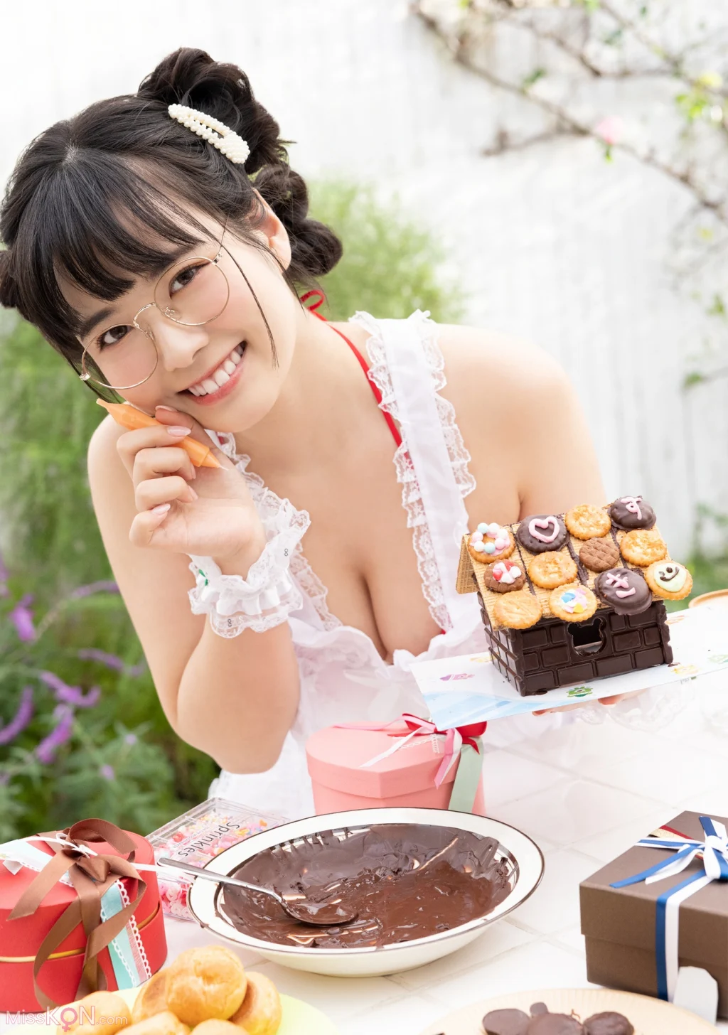 [JP] Shinonome Umi (東雲うみ): [ハレム]東雲うみフェチグラビア「うみがギフト。」 (35 photos)