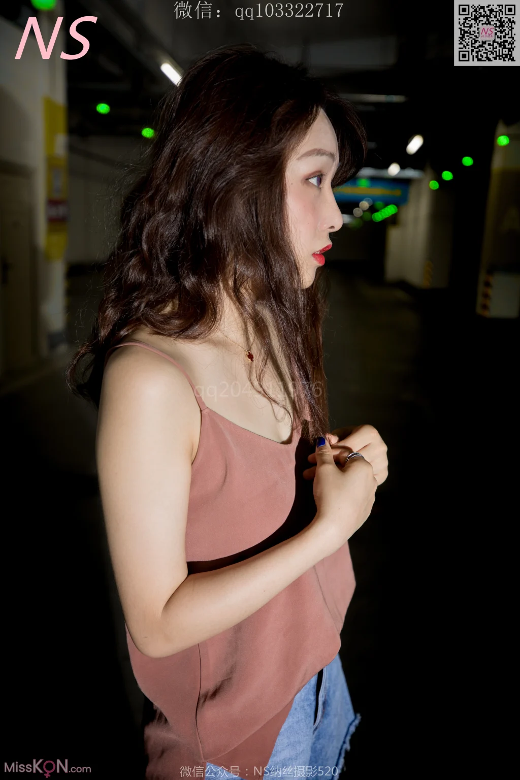 [NS纳丝摄影] No.160: 小朱茵 地下车库的丝袜美腿女郎 (64 photos + 1 video)