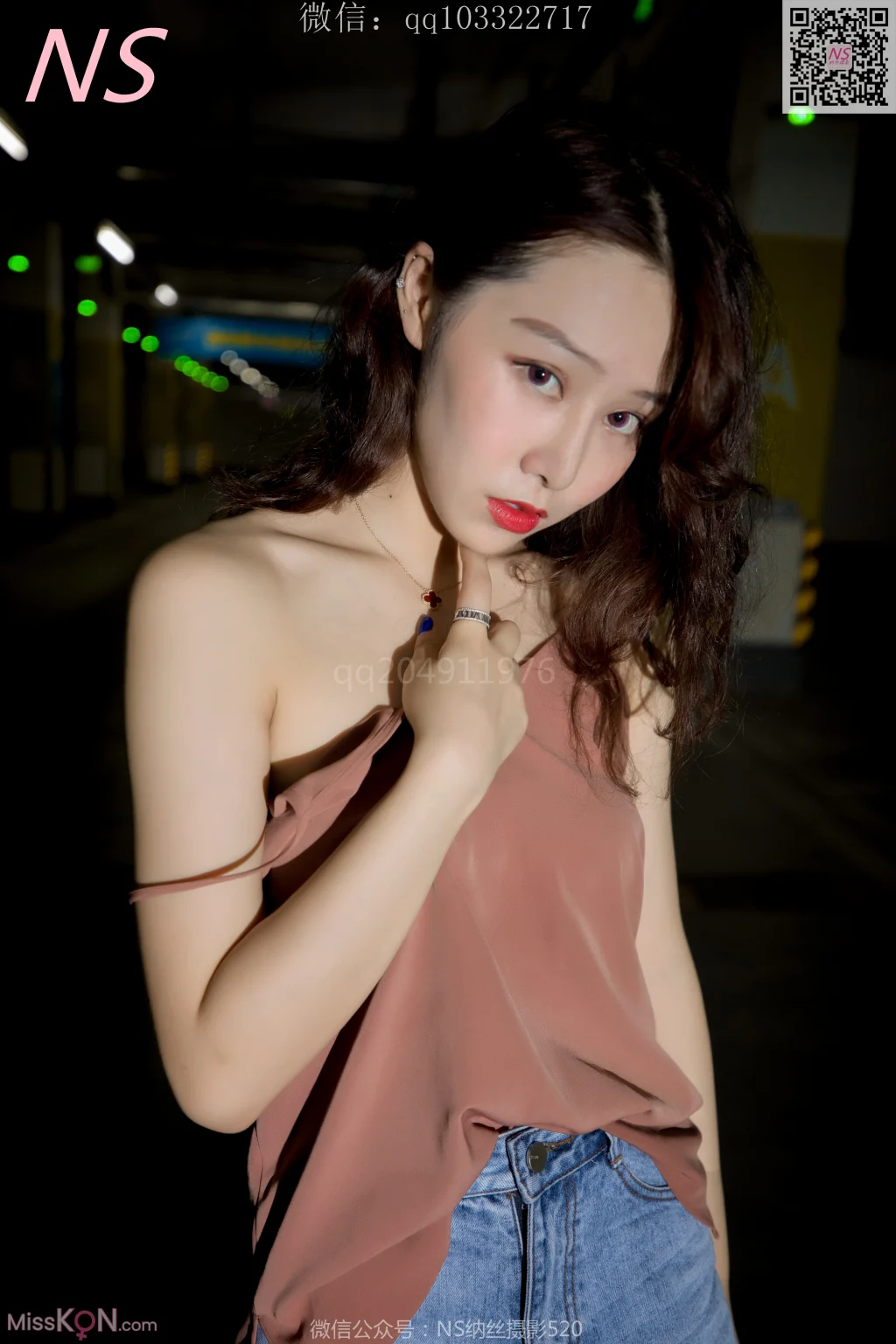 [NS纳丝摄影] No.160: 小朱茵 地下车库的丝袜美腿女郎 (64 photos + 1 video)