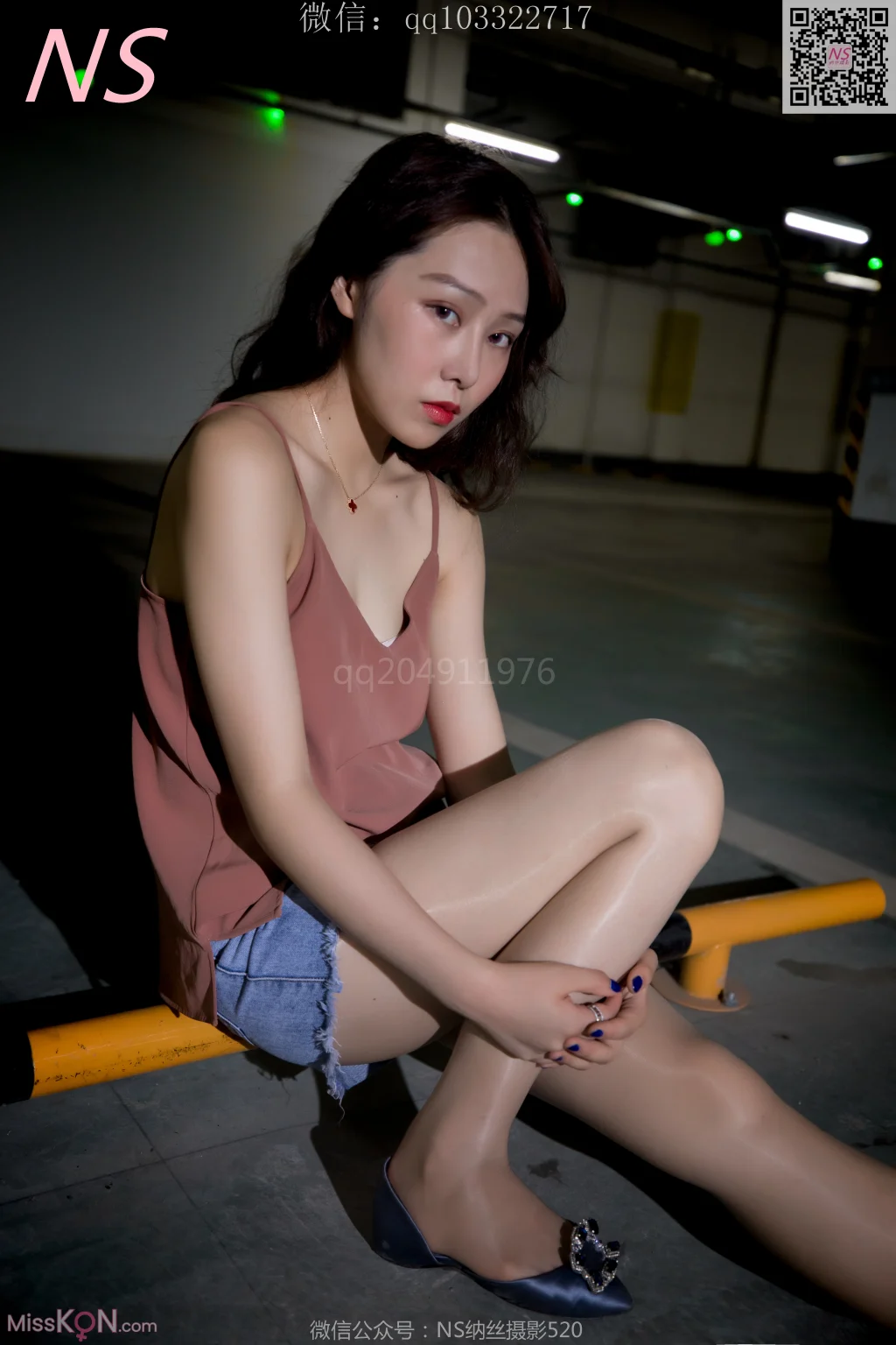 [NS纳丝摄影] No.160: 小朱茵 地下车库的丝袜美腿女郎 (64 photos + 1 video)