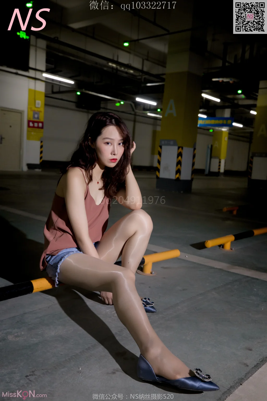 [NS纳丝摄影] No.160: 小朱茵 地下车库的丝袜美腿女郎 (64 photos + 1 video)