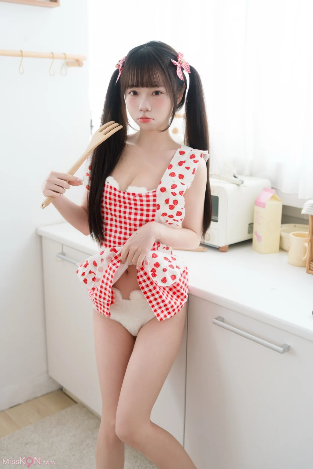 Coser@可可小白兔: 生日限定 一起做蛋糕吗 (77 photos) – Page 2
