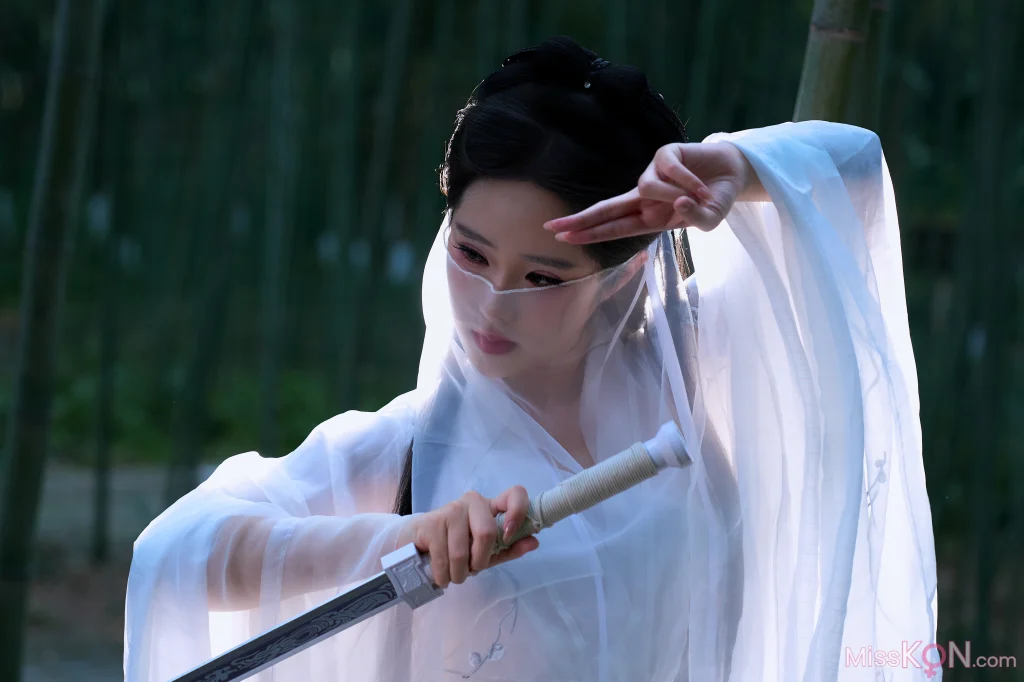 Coser@钛合金TiTi: 小龙女 (106 photos + 1 video)
